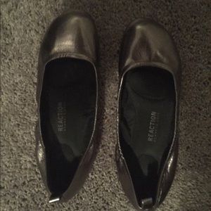 Kenneth Cole Reaction ballet flats